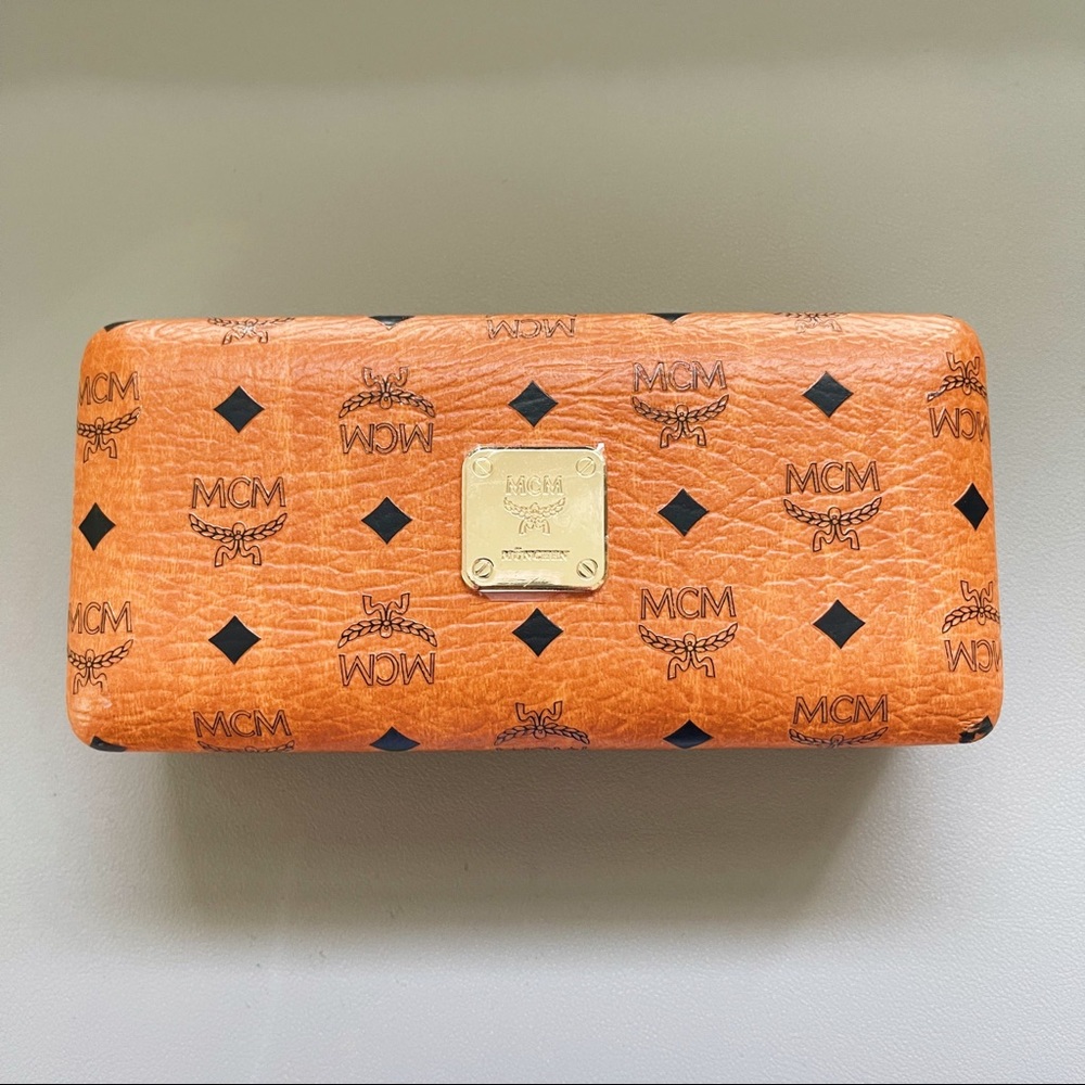 MCM Sunglasses case with glasses dust bag 🧡